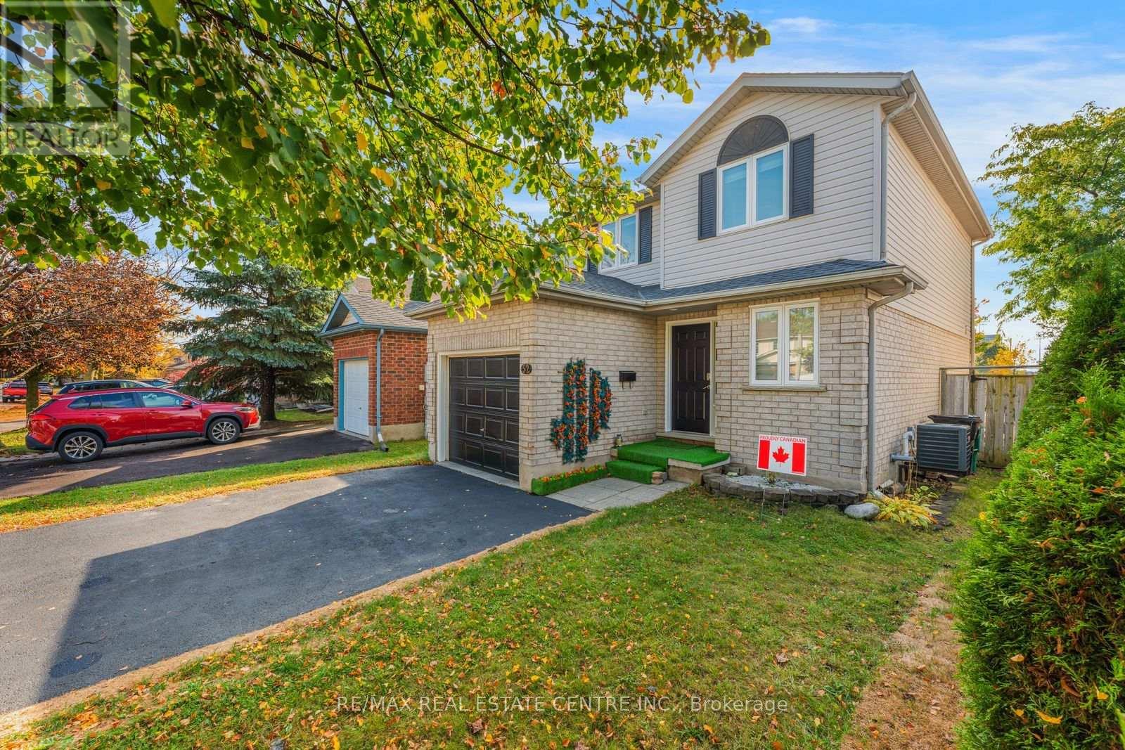 52 CRAWFORD CRESCENT — photo 3