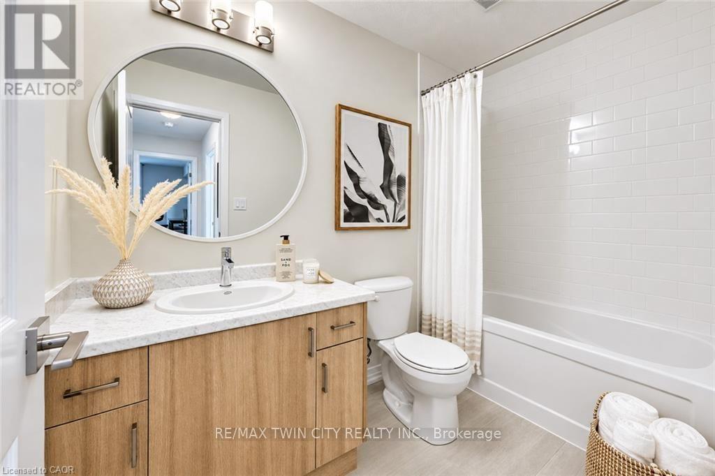 680 BENNINGER Drive, Kitchener, ON photo 14