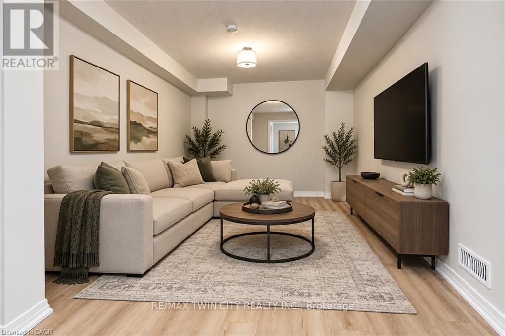 680 BENNINGER Drive, Kitchener, ON photo 20