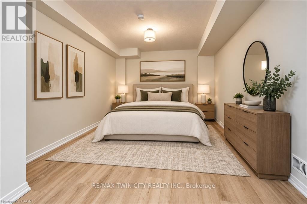 680 BENNINGER Drive, Kitchener, ON photo 21