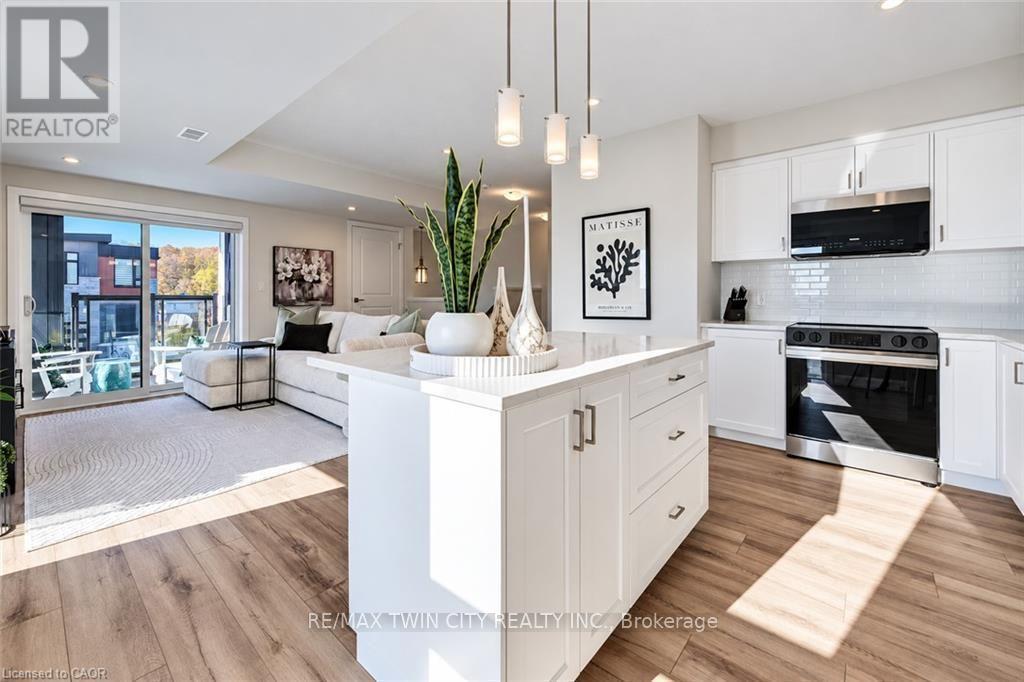 680 BENNINGER Drive, Kitchener, ON photo 8