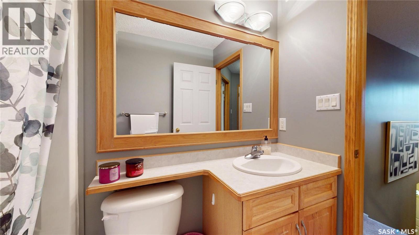 1253 Degelman DRIVE - 35