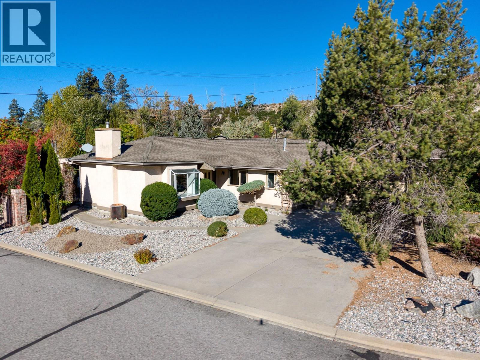 101 102 Forestbrook Place, Penticton