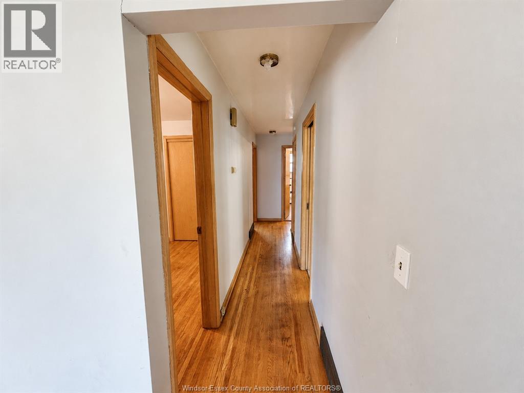 1425 GILES BOULEVARD East, Windsor — photo 11