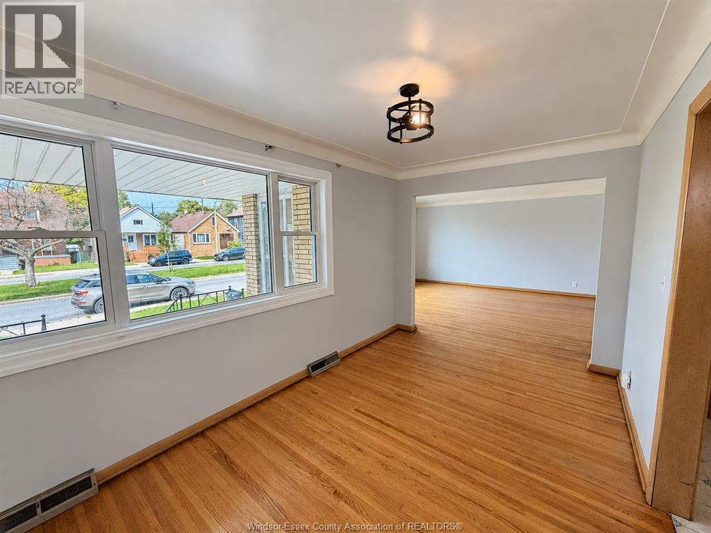 1425 GILES BOULEVARD East, Windsor — photo 7