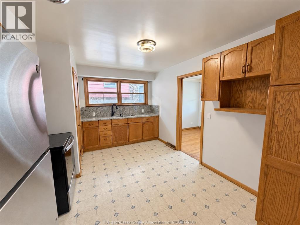 1425 GILES BOULEVARD East, Windsor — photo 9