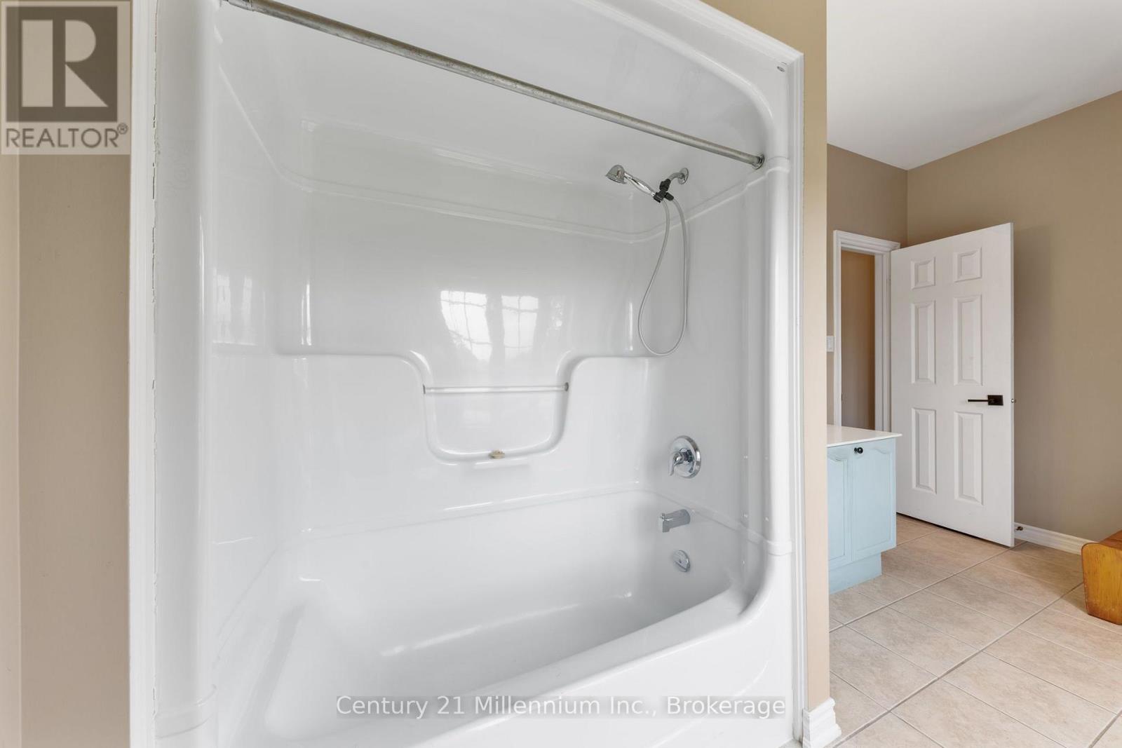 23 BUTTERNUT CRESCENT - 24