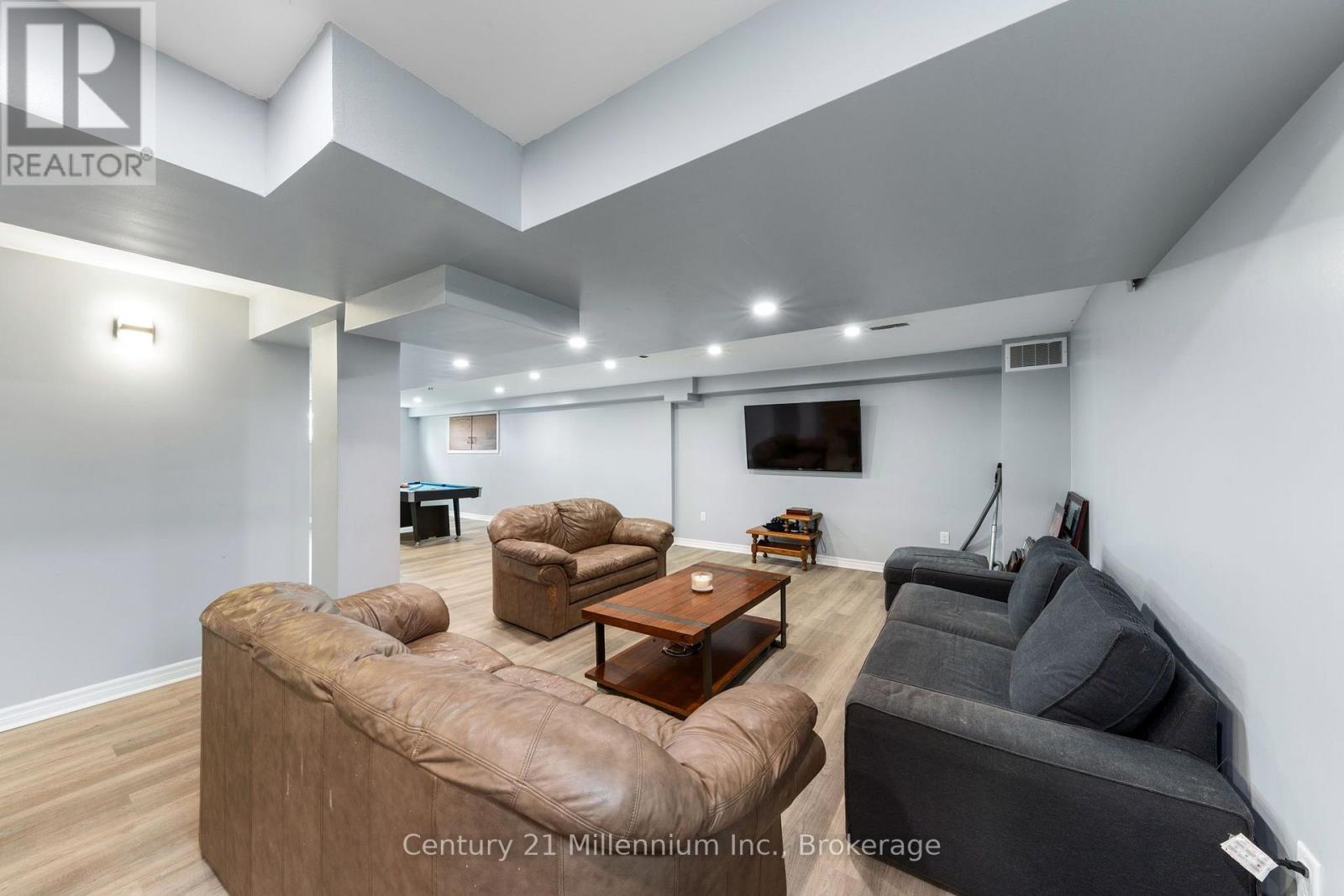 23 BUTTERNUT CRESCENT - 33