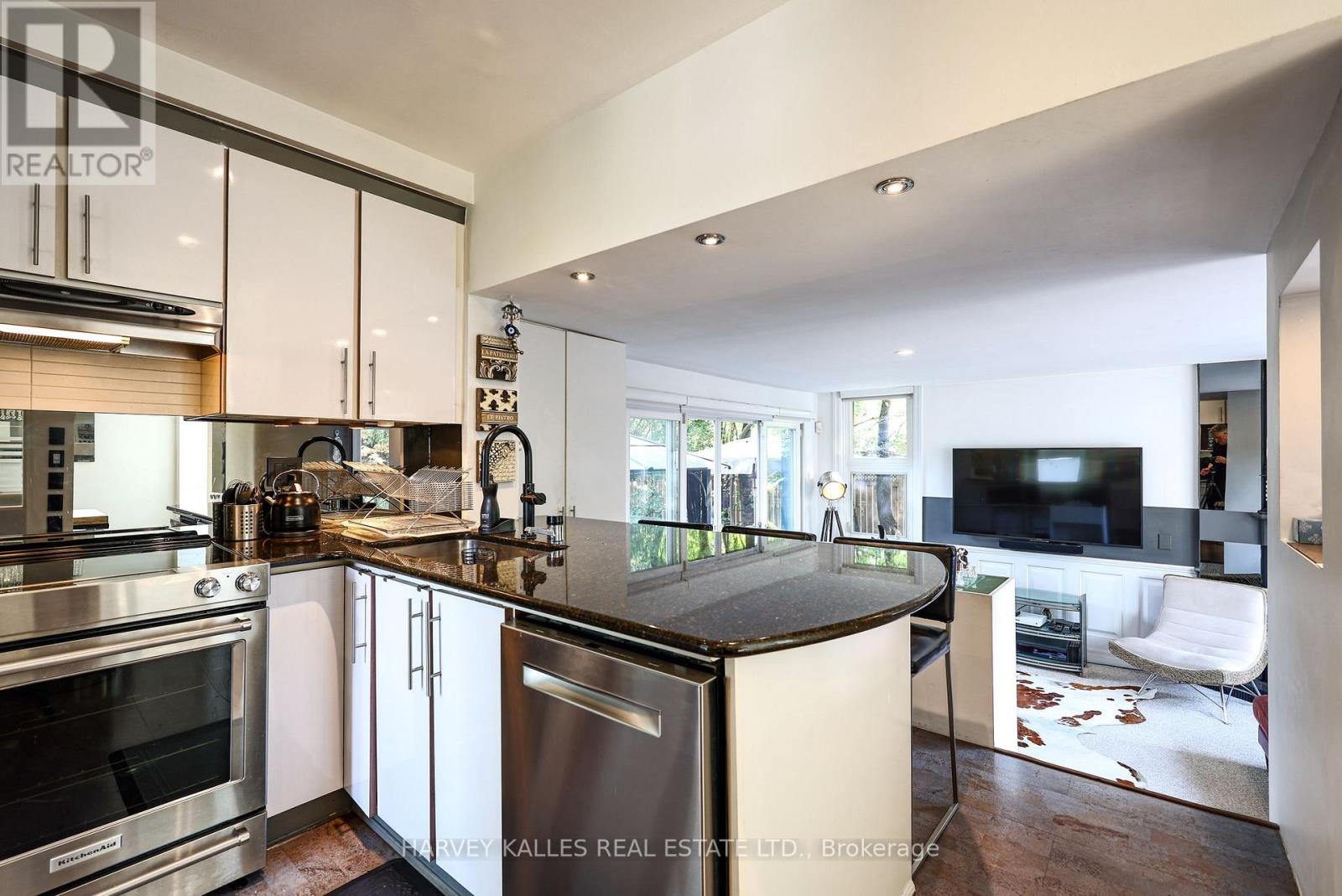 90 BERKINSHAW CRESCENT - 23