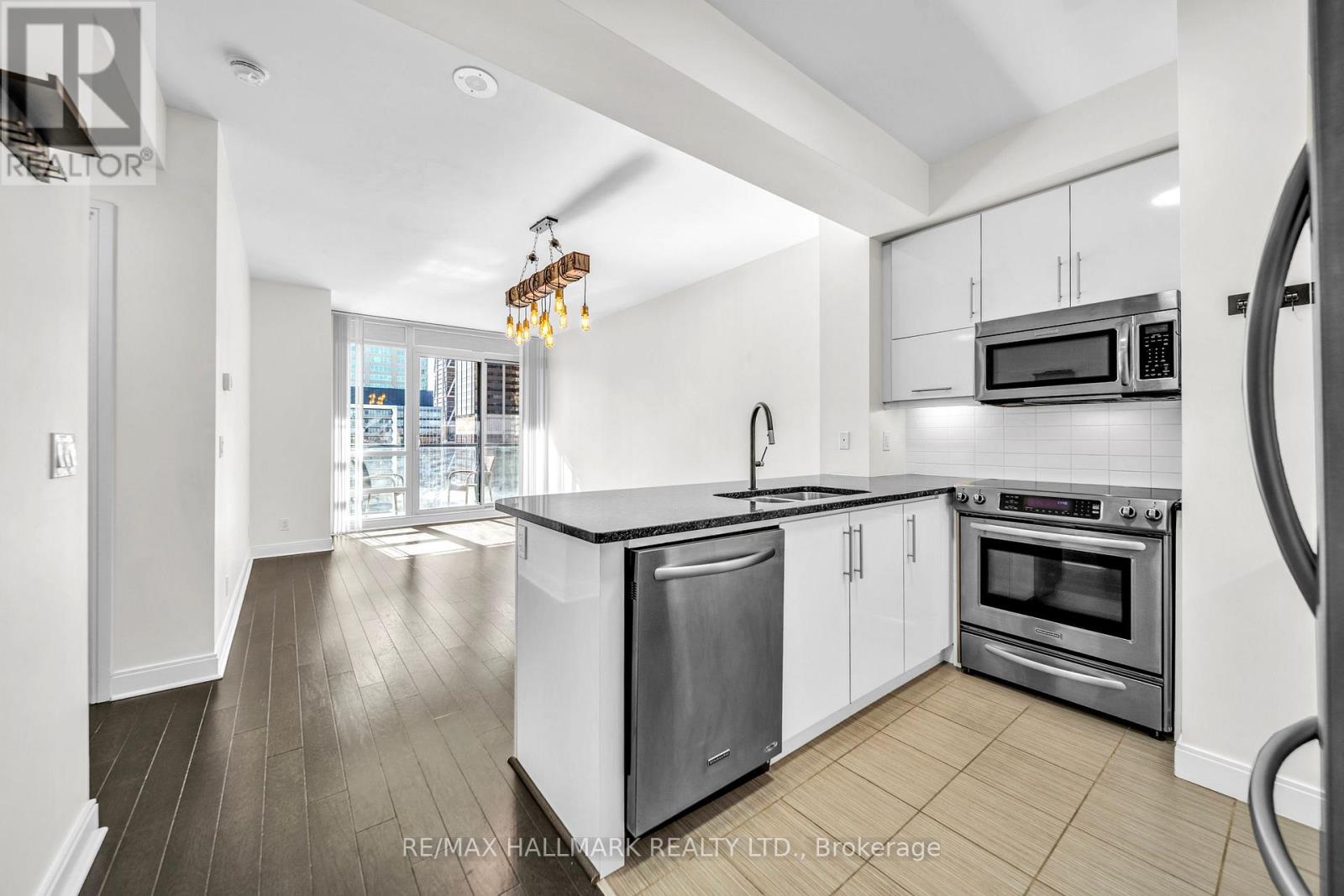 2708- 825 Church Street, Toronto, ON photo 11