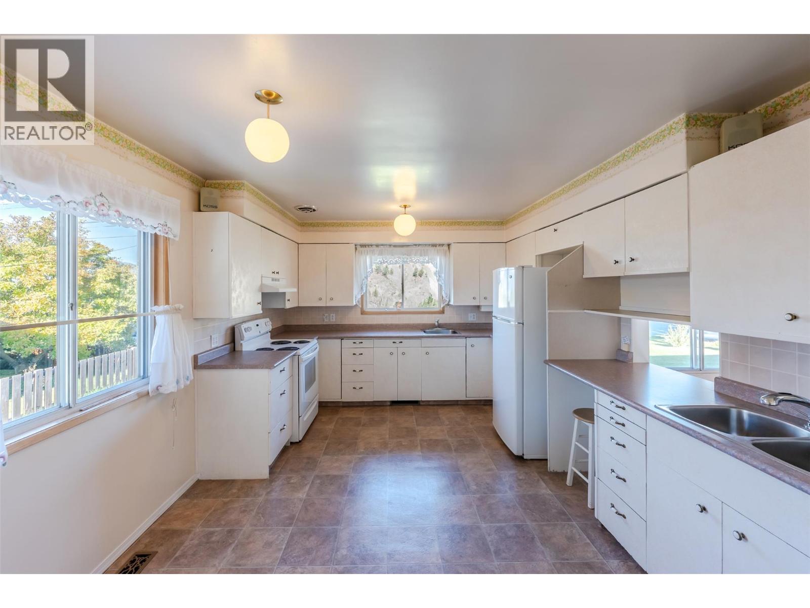 1574 Ridgedale Avenue - 11