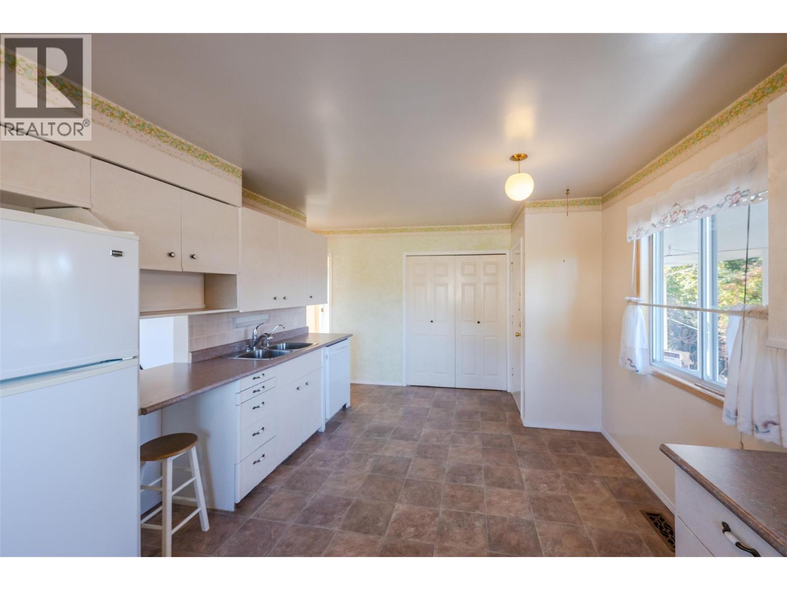 1574 Ridgedale Avenue - 15