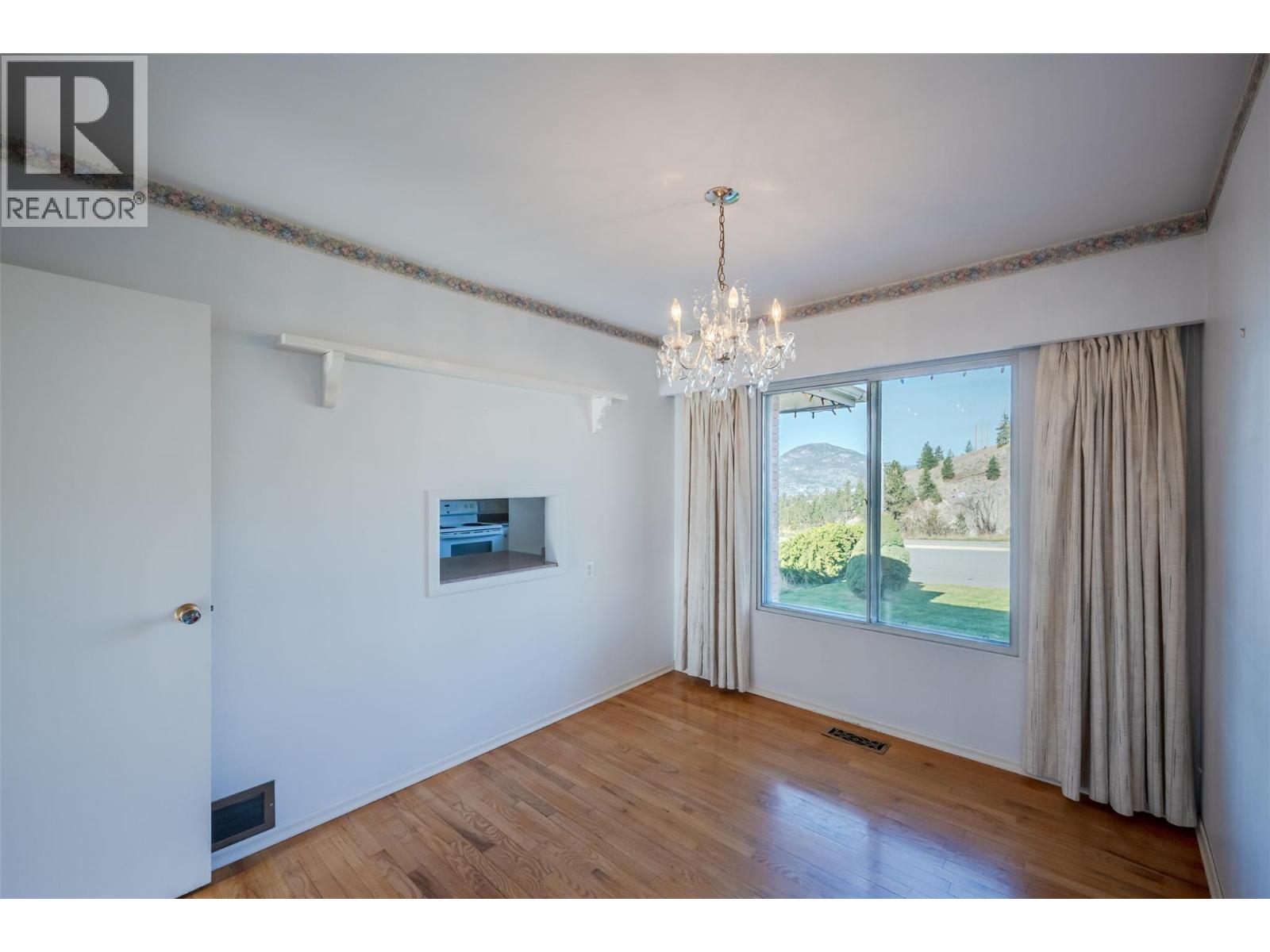 1574 Ridgedale Avenue - 19