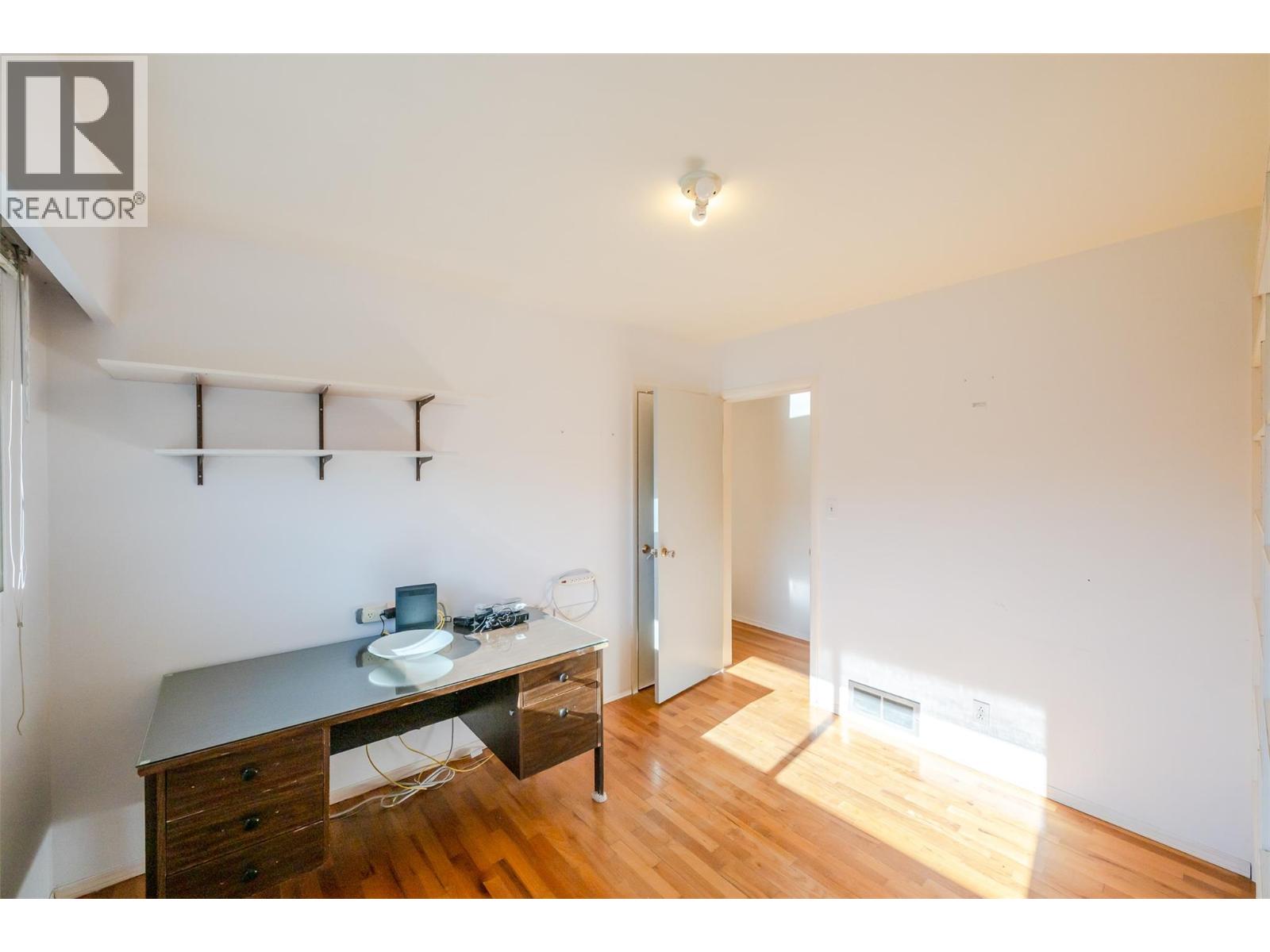 1574 Ridgedale Avenue - 28