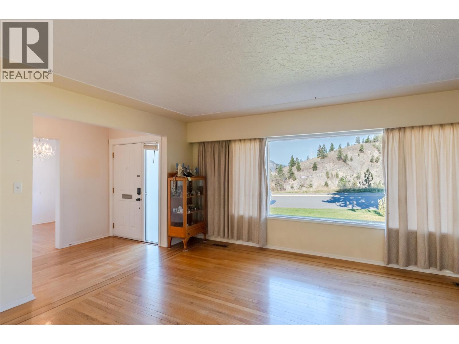 1574 Ridgedale Avenue - 5