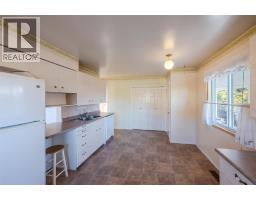 Kitchen - 1574 Ridgedale Avenue, Penticton, BC V2A2S4 Photo 15