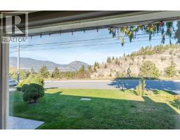 Recreation room - 1574 Ridgedale Avenue, Penticton, BC V2A2S4 Photo 8