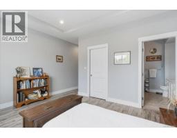 Kitchen - 404 10th St, Nanaimo, BC V9R1A1 Photo 15