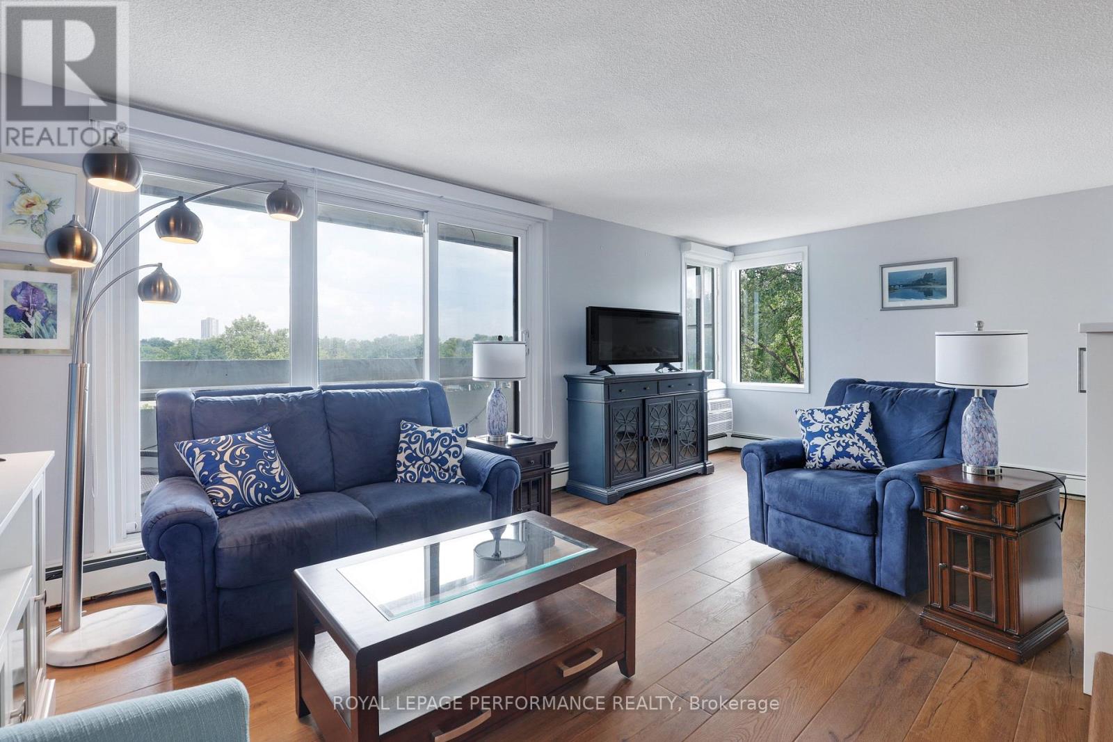 703 - 1081 Ambleside Drive