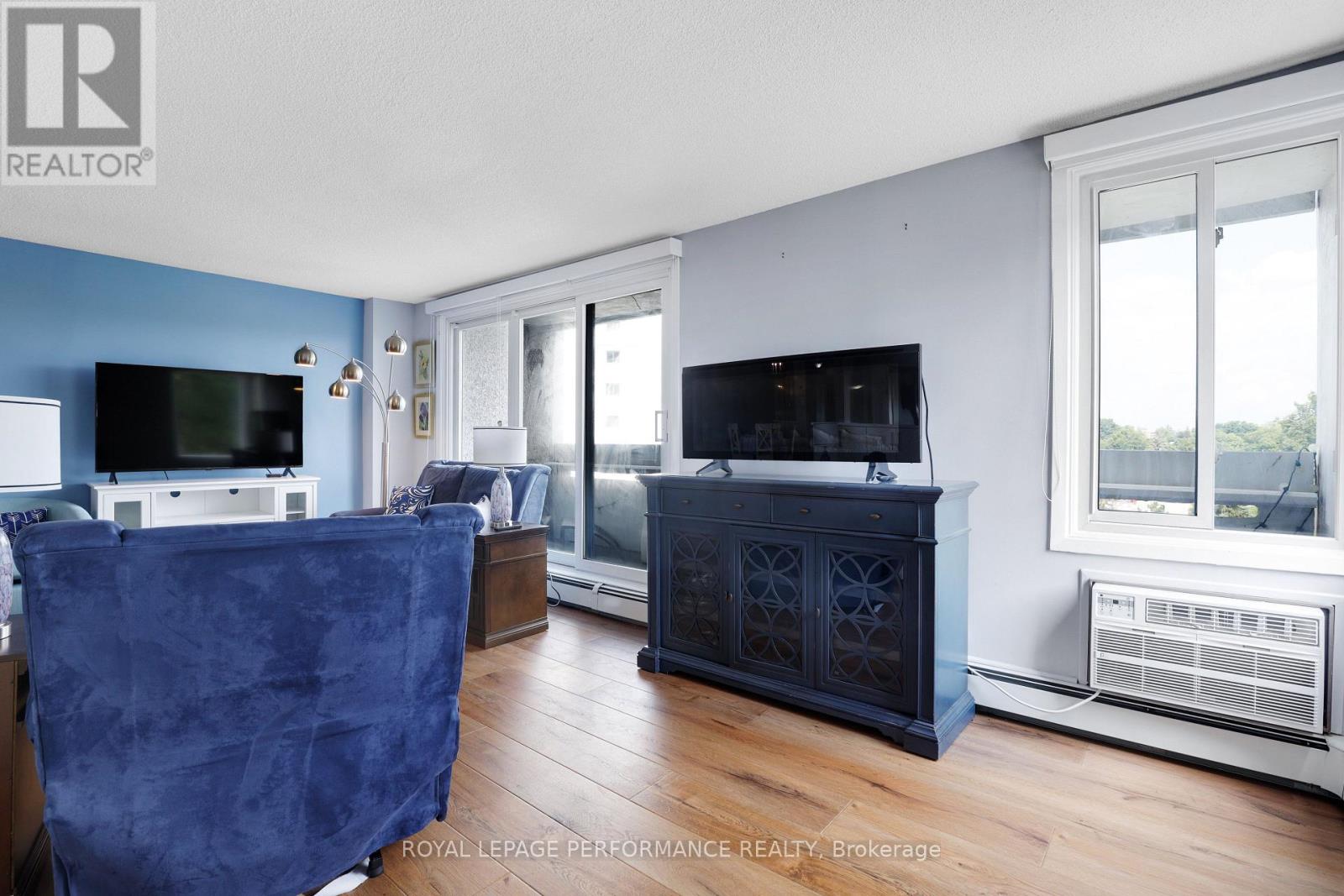 703 - 1081 Ambleside Drive