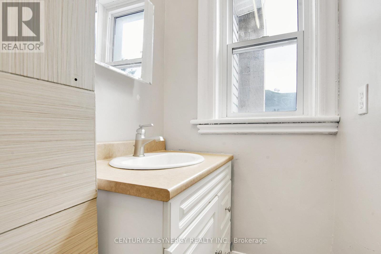 154-156 Beckwith Street North — photo 13