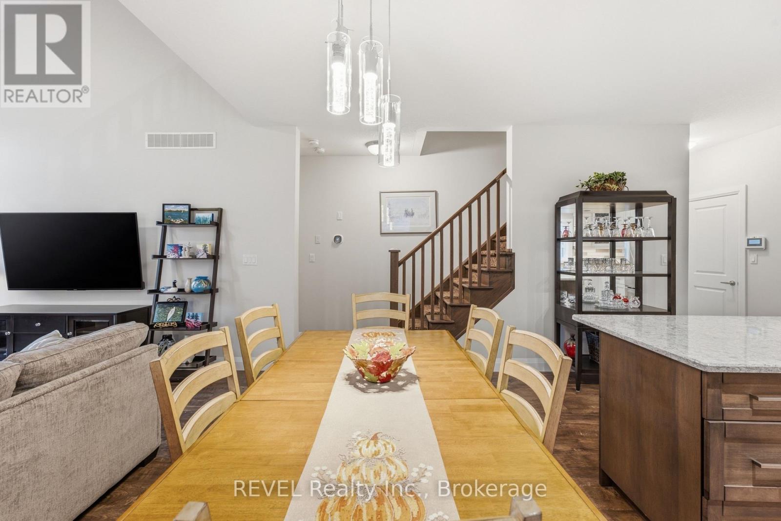 1126 Swan Street — photo 14