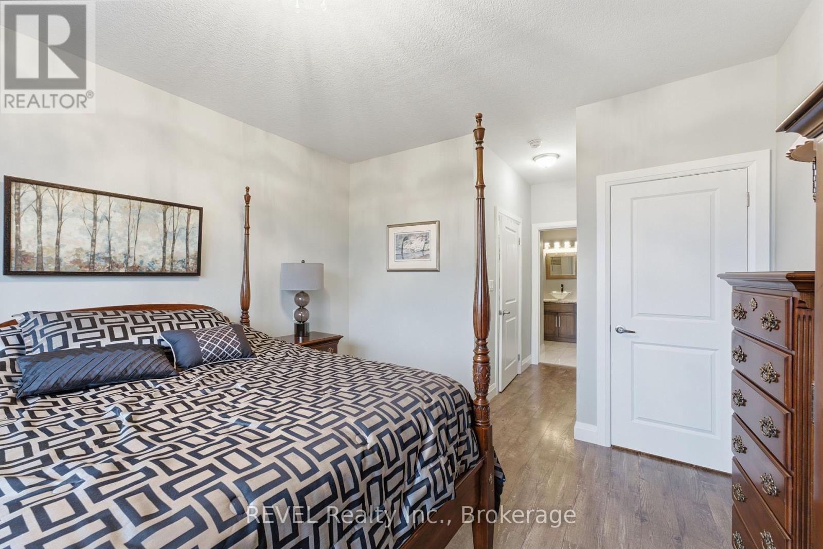1126 Swan Street — photo 21