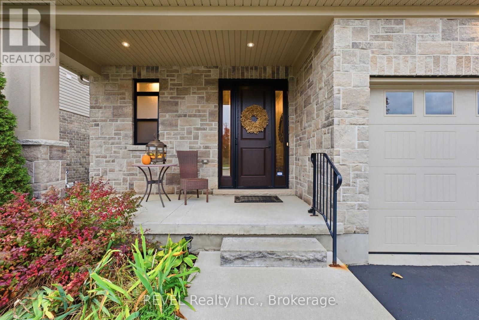 15 - 1126 SWAN STREET — photo 3