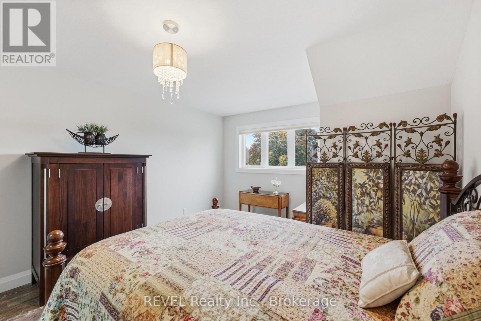 1126 Swan Street — photo 35