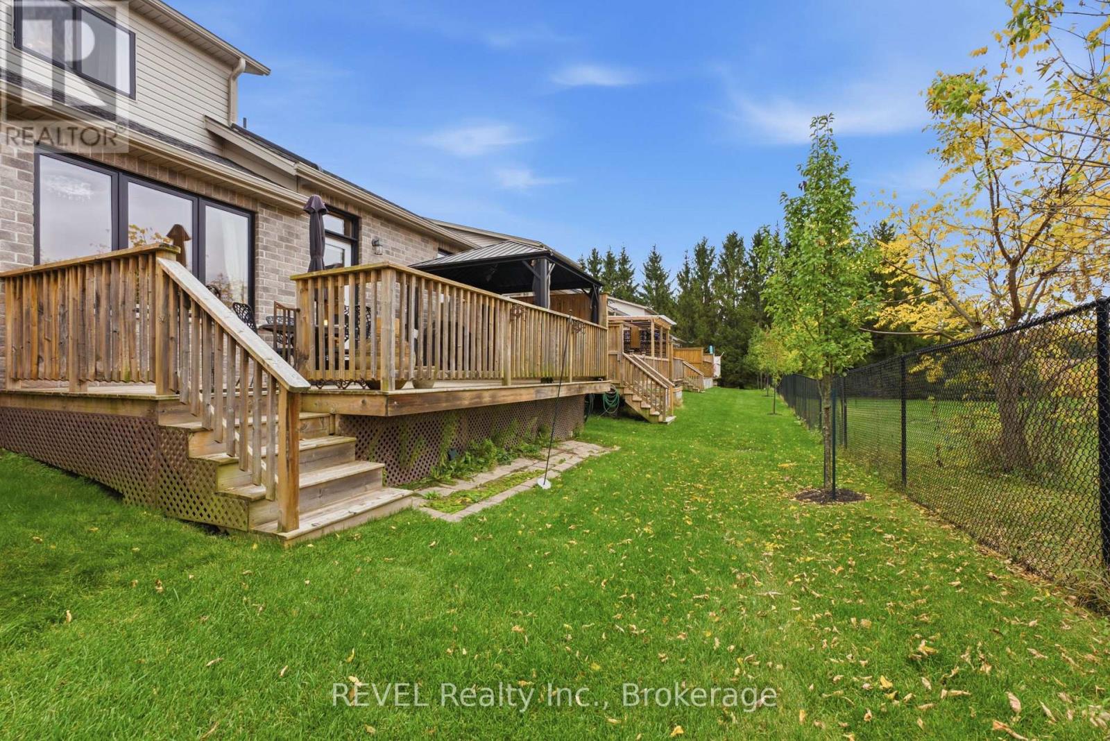 1126 Swan Street — photo 46