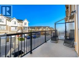 Primary Bedroom - 932 Sherwood Boulevard Nw, Calgary, AB T3R1M9 Photo 9