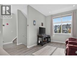 4pc Bathroom - 180 Les Jardins Park Se, Calgary, AB T2C5V3 Photo 6