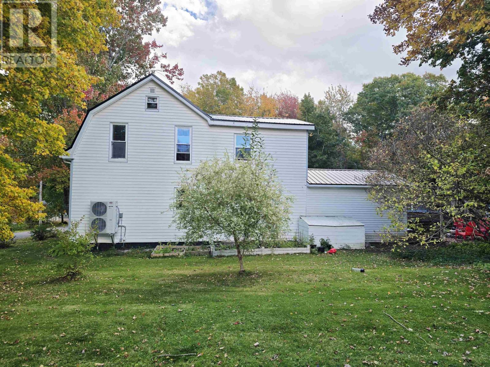 32 Maple Drive - 38