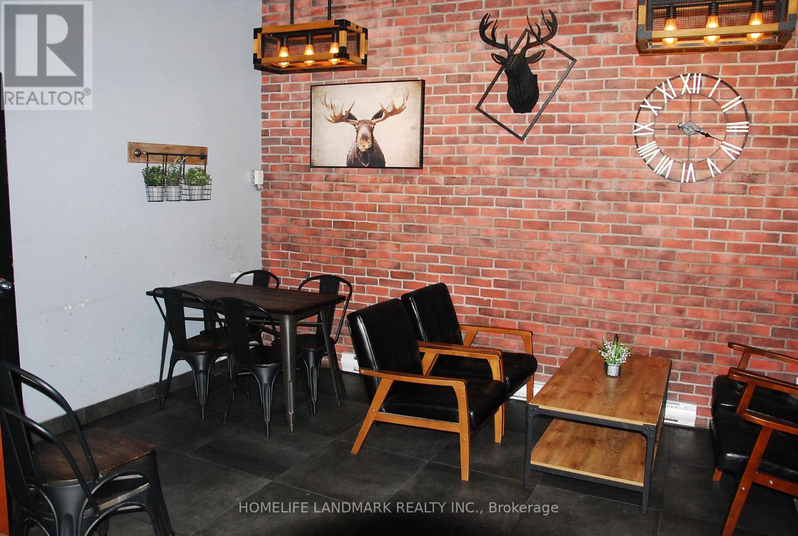 621 BLOOR STREET W, Toronto (Annex) — photo 2