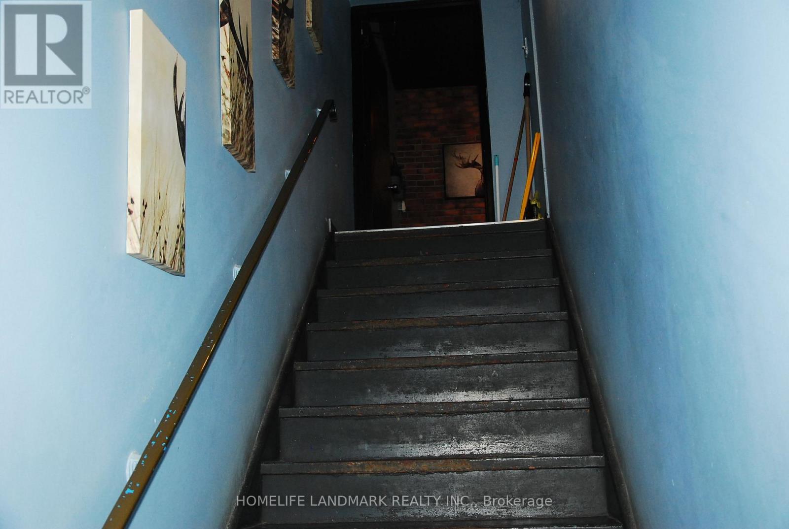 621 BLOOR STREET W, Toronto (Annex) — photo 5