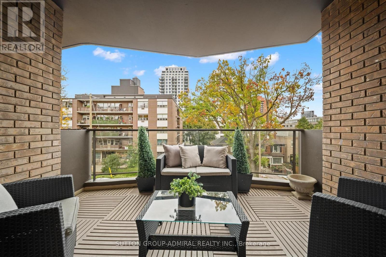 #407 350 LONSDALE ROAD - 22