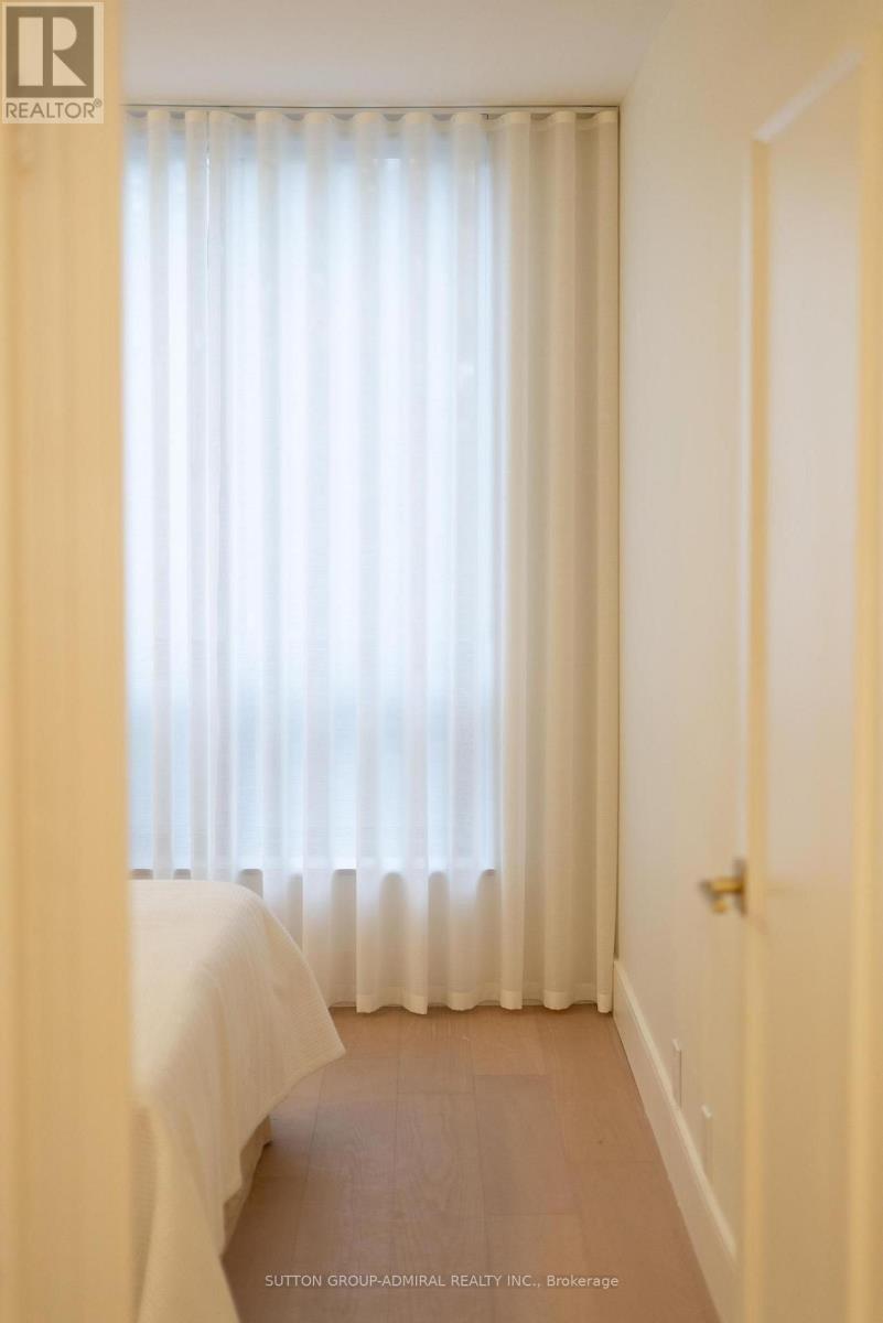 #407 350 LONSDALE ROAD - 27