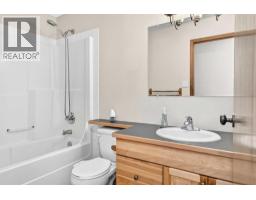 26 Firdale Close, Sylvan Lake, AB T4S2M1 Photo 17