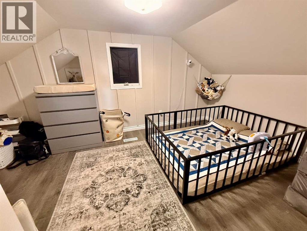 4832 51 Avenue - 14
