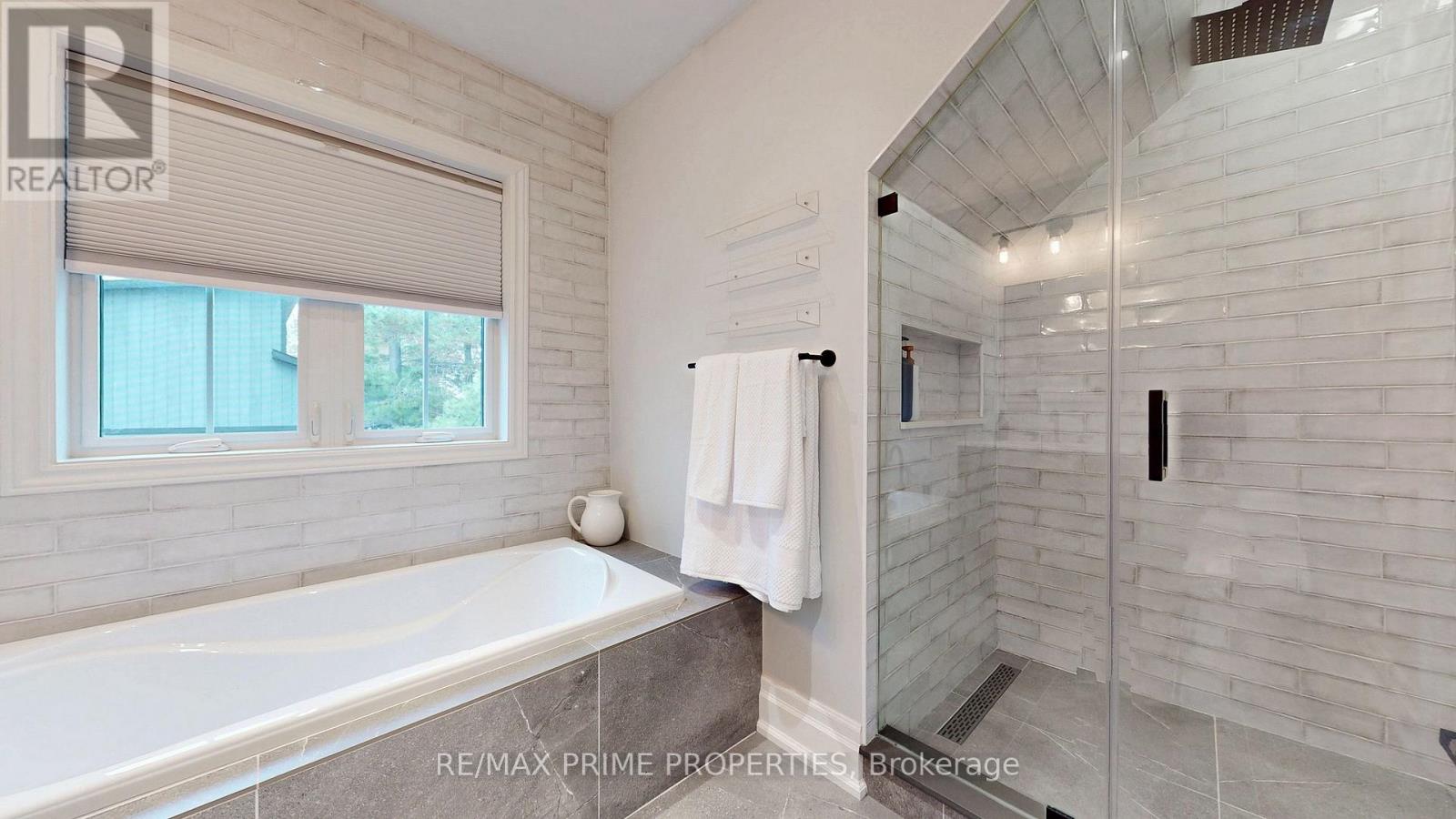 54 Valley Road West, Whitchurch-Stouffville, ON photo 21