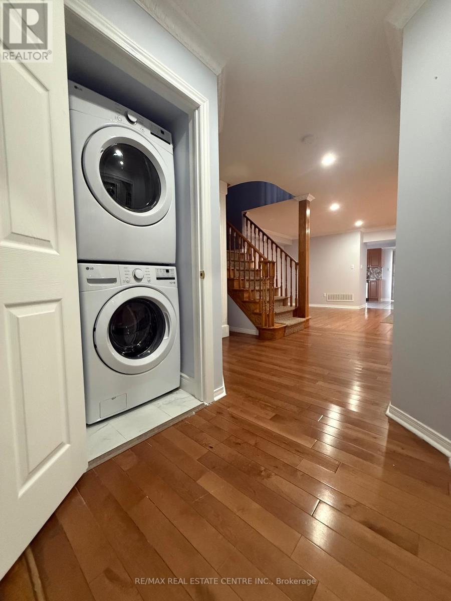 5382 Longhouse Crescent — photo 40