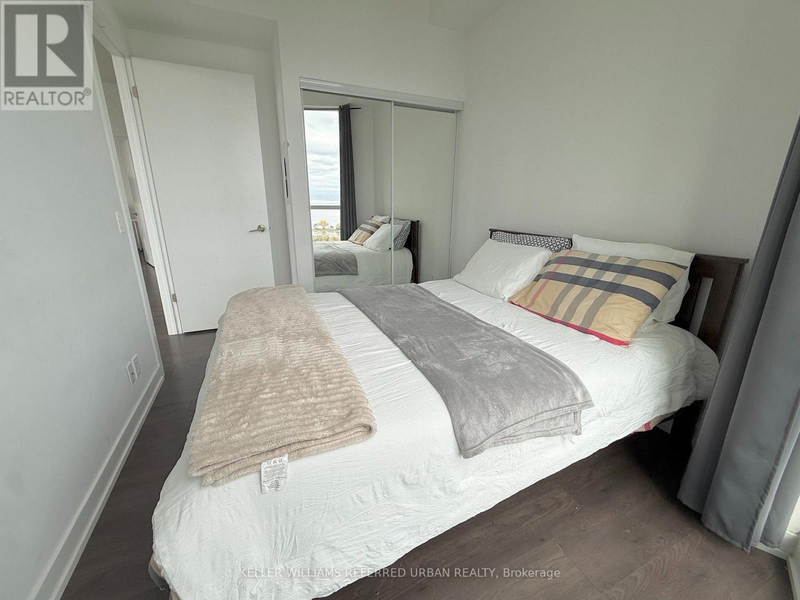 2212 Lakeshore Boulevard West — photo 14