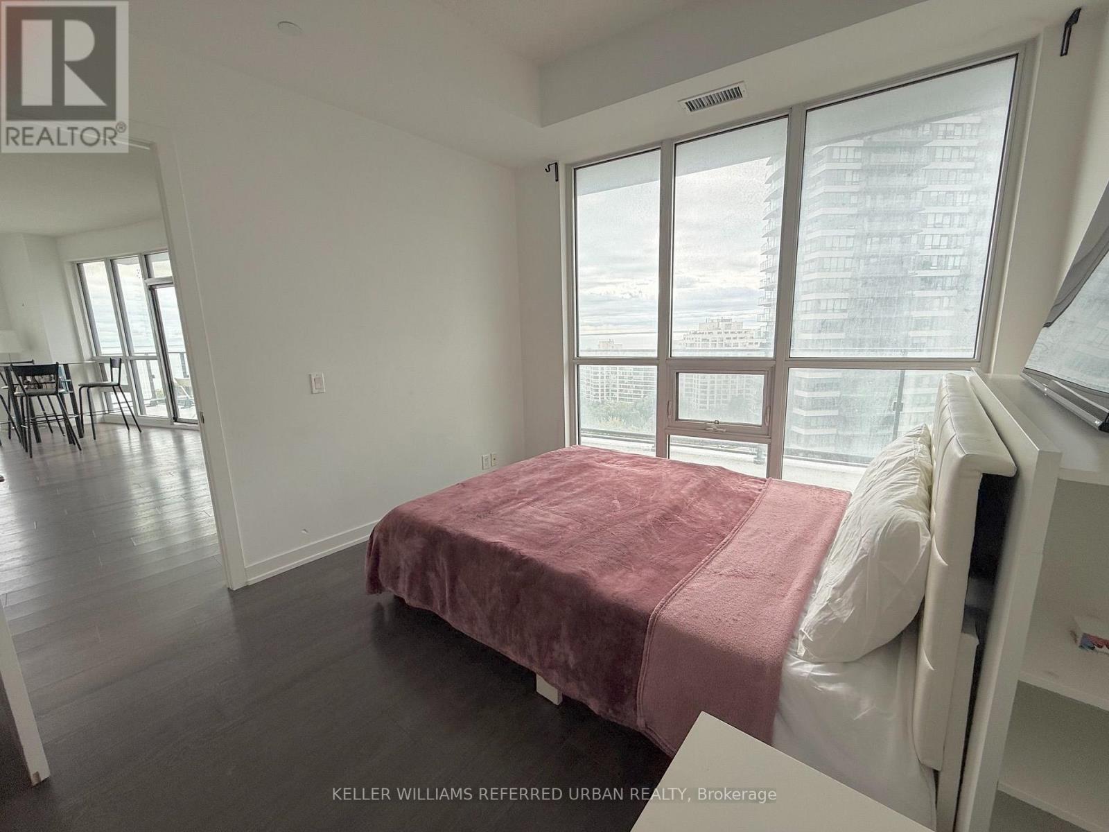 2212 Lakeshore Boulevard West — photo 17