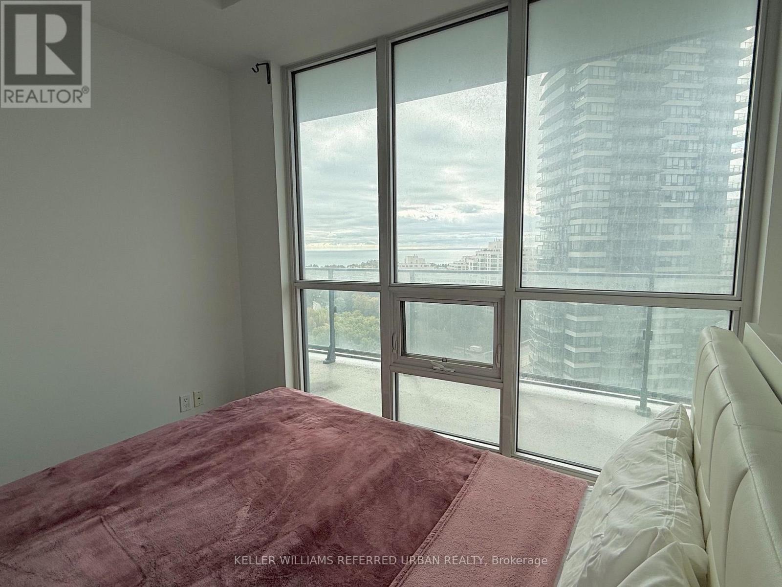2212 Lakeshore Boulevard West — photo 18
