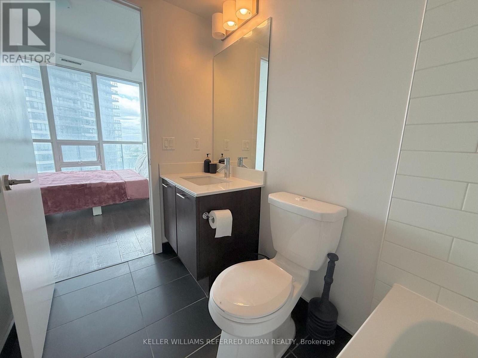2212 Lakeshore Boulevard West — photo 21