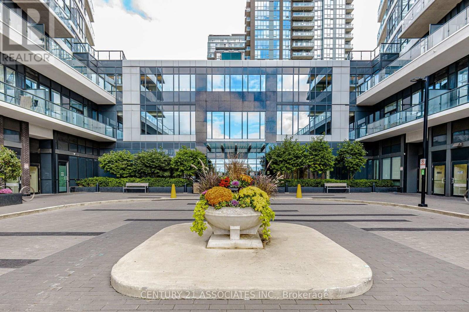 208 - 65 WATERGARDEN DRIVE, Mississauga (Hurontario) — photo 2