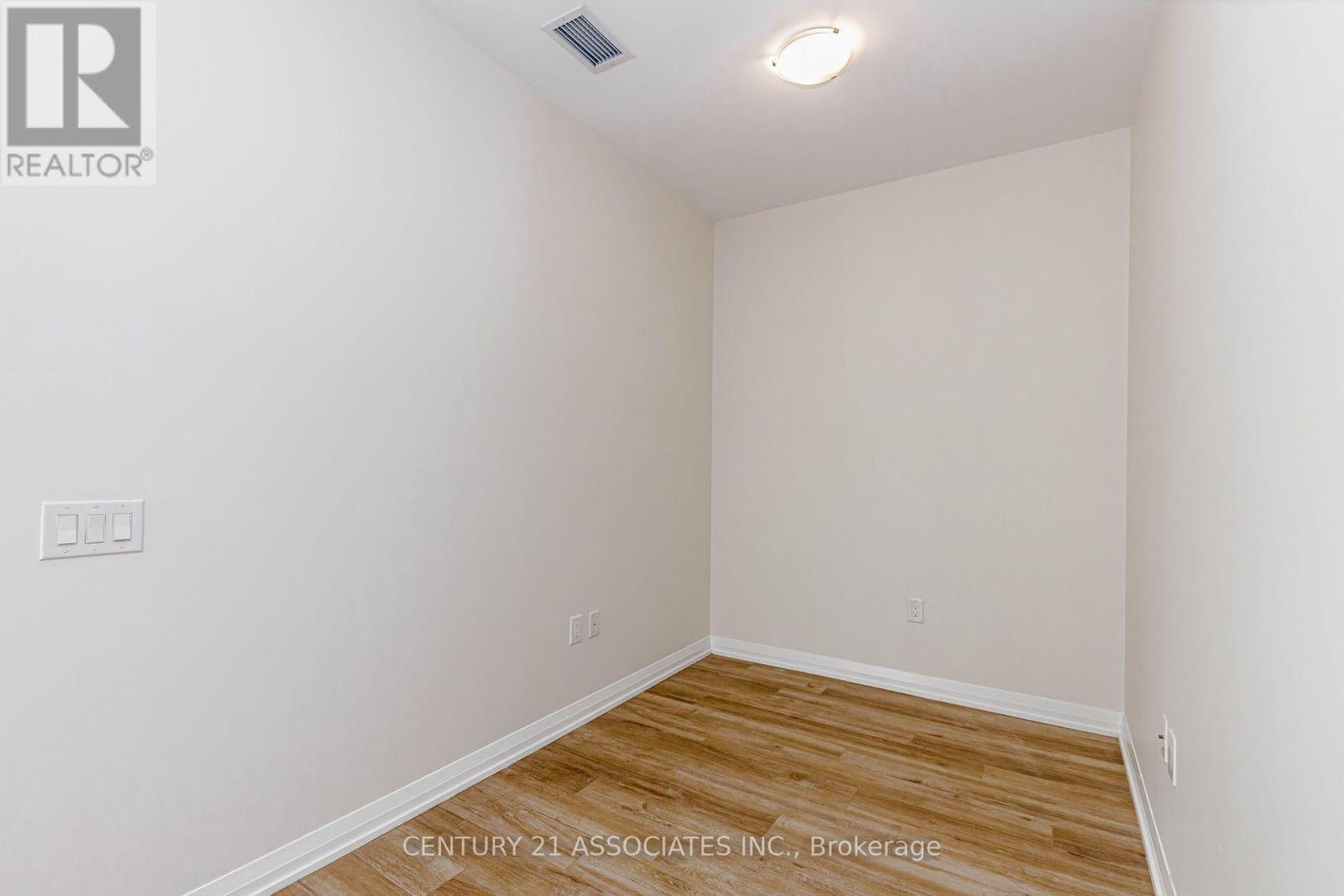 208 - 65 WATERGARDEN DRIVE, Mississauga (Hurontario) — photo 8