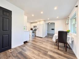 107 1st Street Sw, Altona, MB R0G0B0 Photo 8