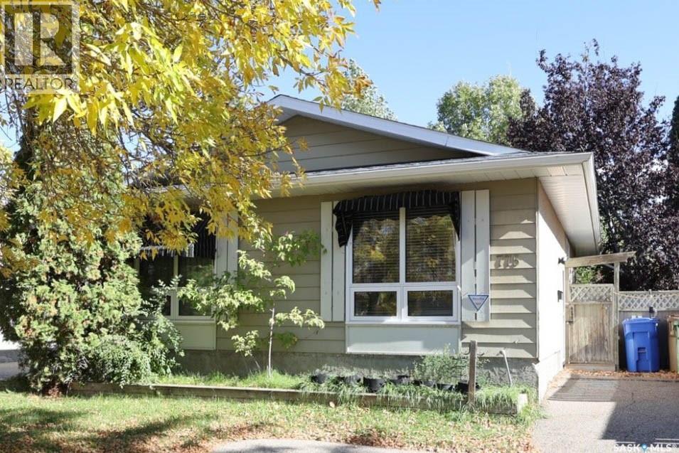775 Hayworth CRESCENT N - 1