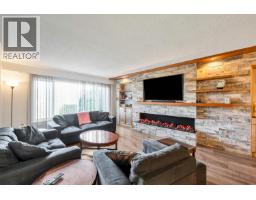 5460 Meadedale Drive, Burnaby, BC V5B2E8 Photo 10